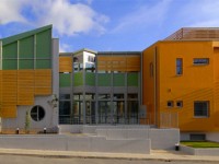 Βραβεύει τον εαυτό του! Δοξάστε τον!