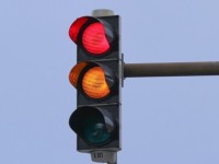 Αδιάφορη η δημοτική αρχή για τα σοβαρά προβλήματα της πόλης.  Επί πέντε μέρες δεν λειτουργεί κεντρικό φανάρι στα Μελίσσια με σοβαρό κίνδυνο ατυχημάτων