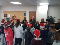 Το Δημαρχείο γέμισε με χαρούμενες φωνές των μαθητών του 4ου Δημοτικού Μελισσίων