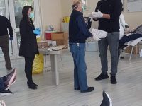 Με μεγάλη επιτυχία, έγινε η σημερινή αιμοδοσία στο Δήμο Πεντέλης παρουσία του Υπουργού Υγείας Βασίλη Κικίλια. Νέα αιμοδοσία στις 7/4