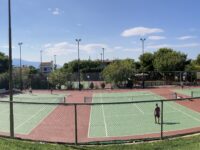 H μίσθωση των γηπέδων τένις φέρνει στο Δήμο ετήσια έσοδα πάνω από 50.000 € αντί 3.000 € και δημιουργεί σοβαρά ερωτήματα για τη διαχείριση της προηγούμενης δημοτικής αρχής