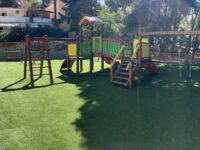 Την 4η κατά σειρά παιδική χαρά παραδίδει ο Δήμος Πεντέλης. Η παιδική χαρά επί της οδού Κιλικίας στη Νέα Πεντέλη που ήταν εγκαταλελειμμένη μετατράπηκε σε ένα όμορφο χώρο παιχνιδιού για τα παιδιά