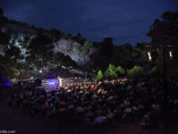 Ξεκίνησε χθες το Φεστιβάλ Πεντελικού Όρους. Ιστορική έναρξη στο χώρο του Αρχαίου Λατομείου με τη Χορωδία της ΕΡΤ σε μια συναυλία αφιερωμένη στον Μίκη Θεοδωράκη. Δήμητρα Κεχαγιά: Το Φεστιβάλ Πεντελικού Όρους ενσωματώνεται στο όραμά μας να αναδείξουμε και να κάνουμε καλύτερο το βουνό μας