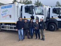 Δήμητρα Κεχαγιά: Καλύτερες υπηρεσίες καθαριότητας για τους συμπολίτες μας με τα επτά νέα απορριμματοφόρα που αποκτήσαμε την τελευταία διετία. Δύο νέα σύγχρονα απορριμματοφόρα με σύστημα πλύσης κάδων απέκτησε ο Δήμος Πεντέλης