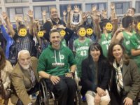 Παραδόθηκε το νέο παρκέ δάπεδο του Κλειστού Γυμναστηρίου Μελισσίων σε συνδυασμό με την τελετή ονομασίας του σε «Παναγιώτης Τριανταφύλλου». Δήμητρα Κεχαγιά: «Με άριστη συντήρηση και ενεργειακές αναβαθμίσεις των αθλητικών μας χώρων, φροντίζουμε την αθλούμενη νεολαία της πόλης, μεριμνώντας παράλληλα για το περιβάλλον»